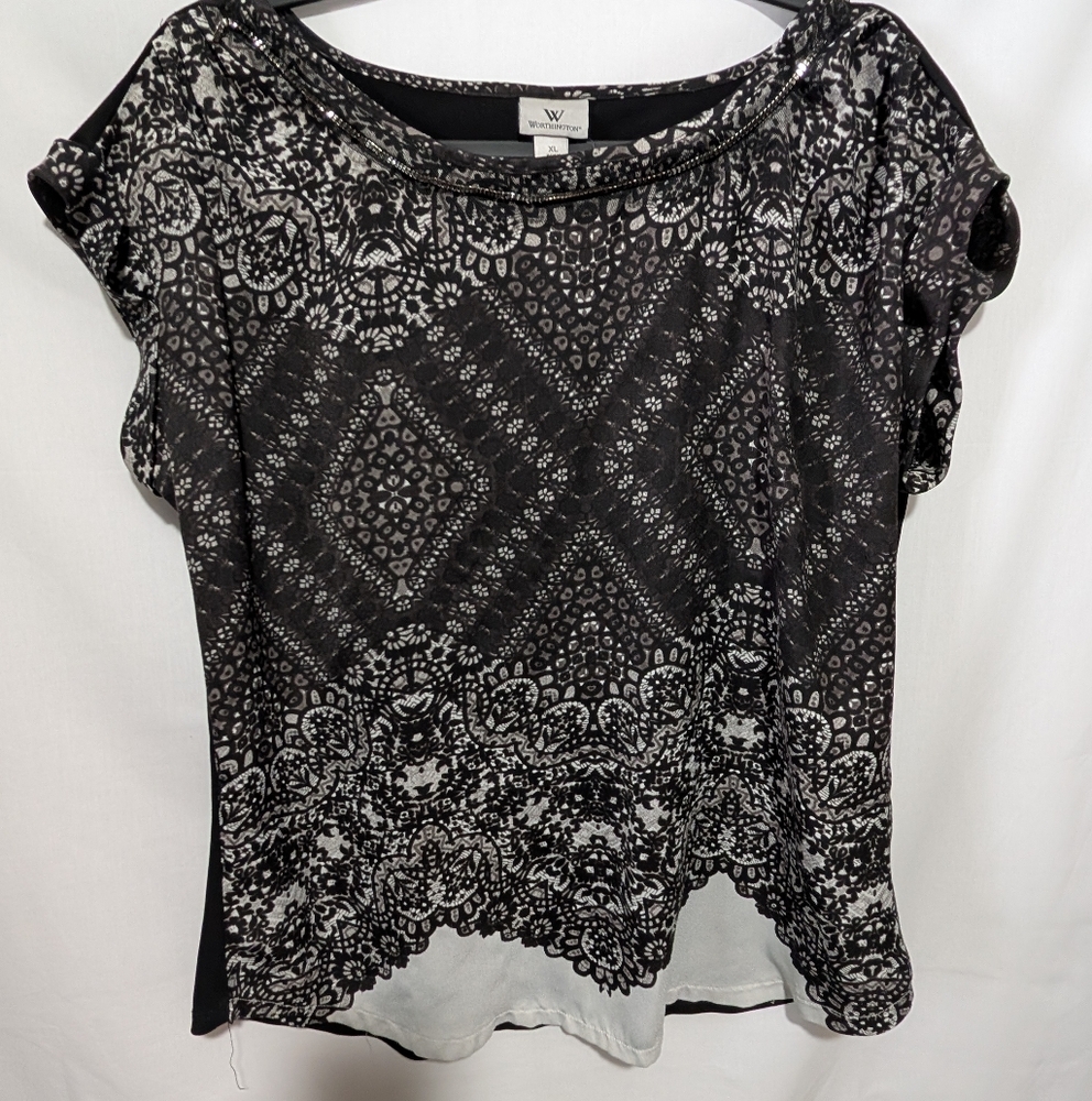 Worthington Black and hite Patterned Top